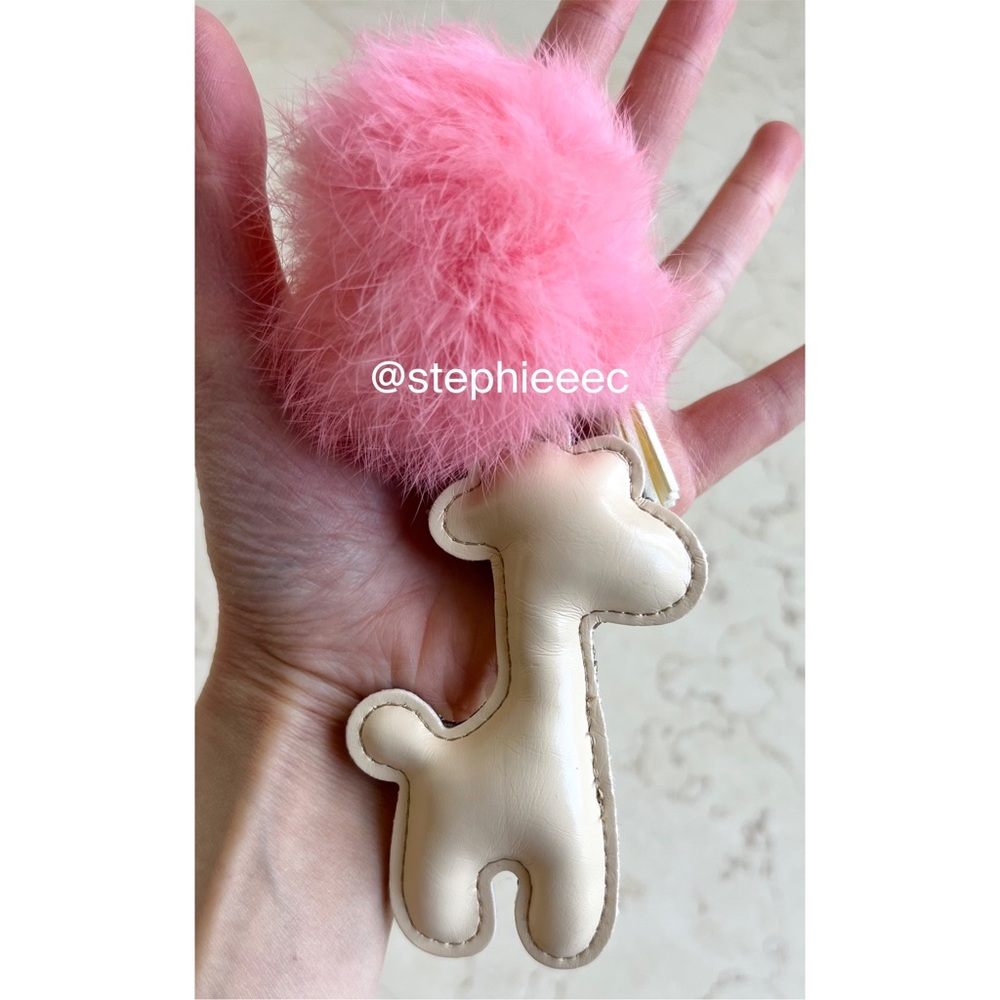 NWOT Rhinestone Crystal Giraffe Keychain Bag Purse Charm with Pink Pompom - Picture 4 of 9